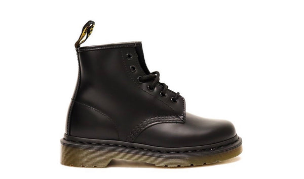 Dr. Martens Anfibio 6 Fori Smooth